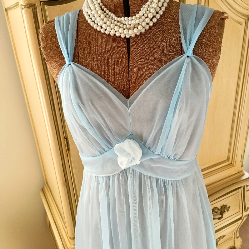 ADORABLE VINTAGE "VANITY FAIR" BLUE OMBRE DOUBLE NYLON CHIFFON NIGHTGOWN! - Picture 1 of 15